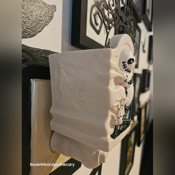 Disney's Nightmare Before Christmas  Scentsy Plug In - Picture 5 of 9